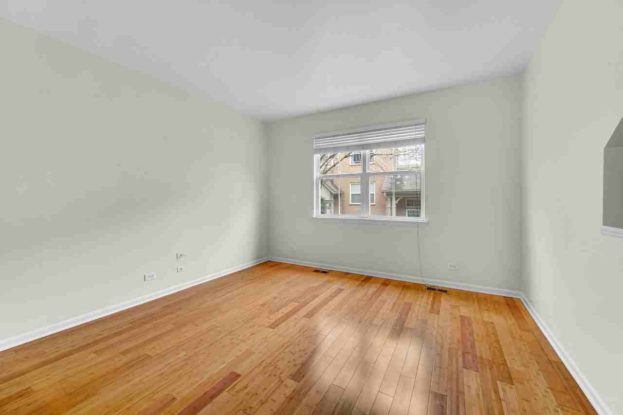 1114 N Claremont Dr - Photo 5 of 24