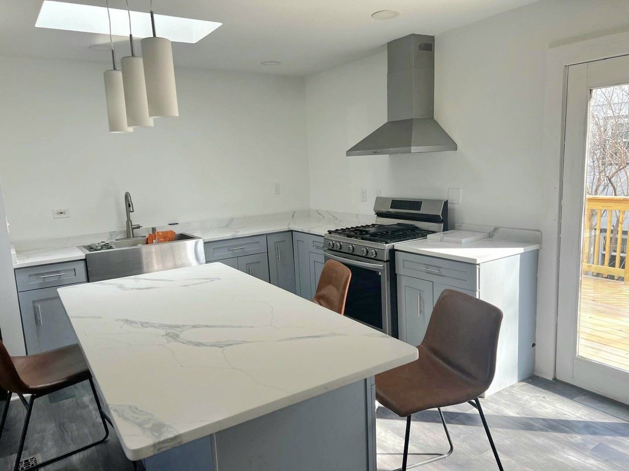 717 E Clarendon Dr - Photo 3 of 20