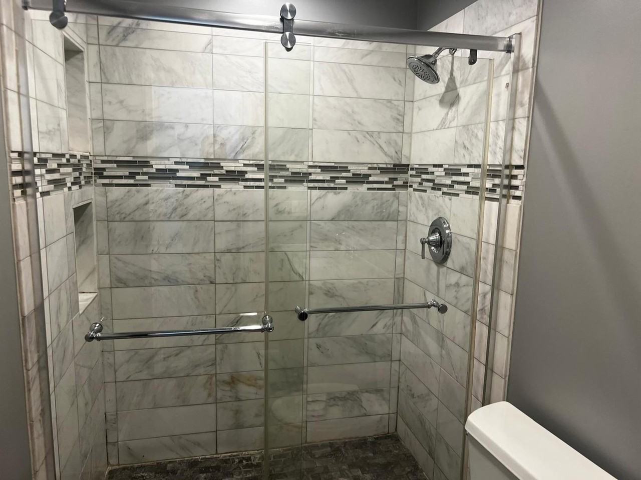 717 E Clarendon Dr - Photo 6 of 20