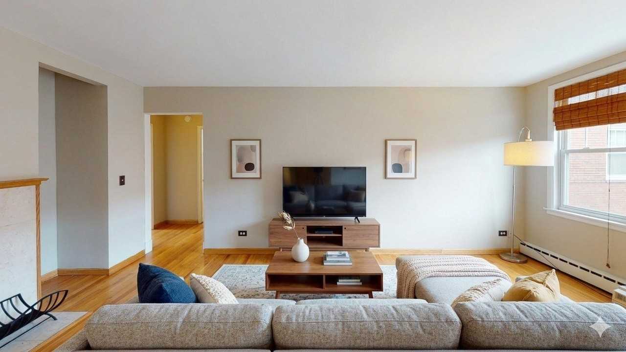 2410 W Farragut Ave #3B - Photo 3 of 9