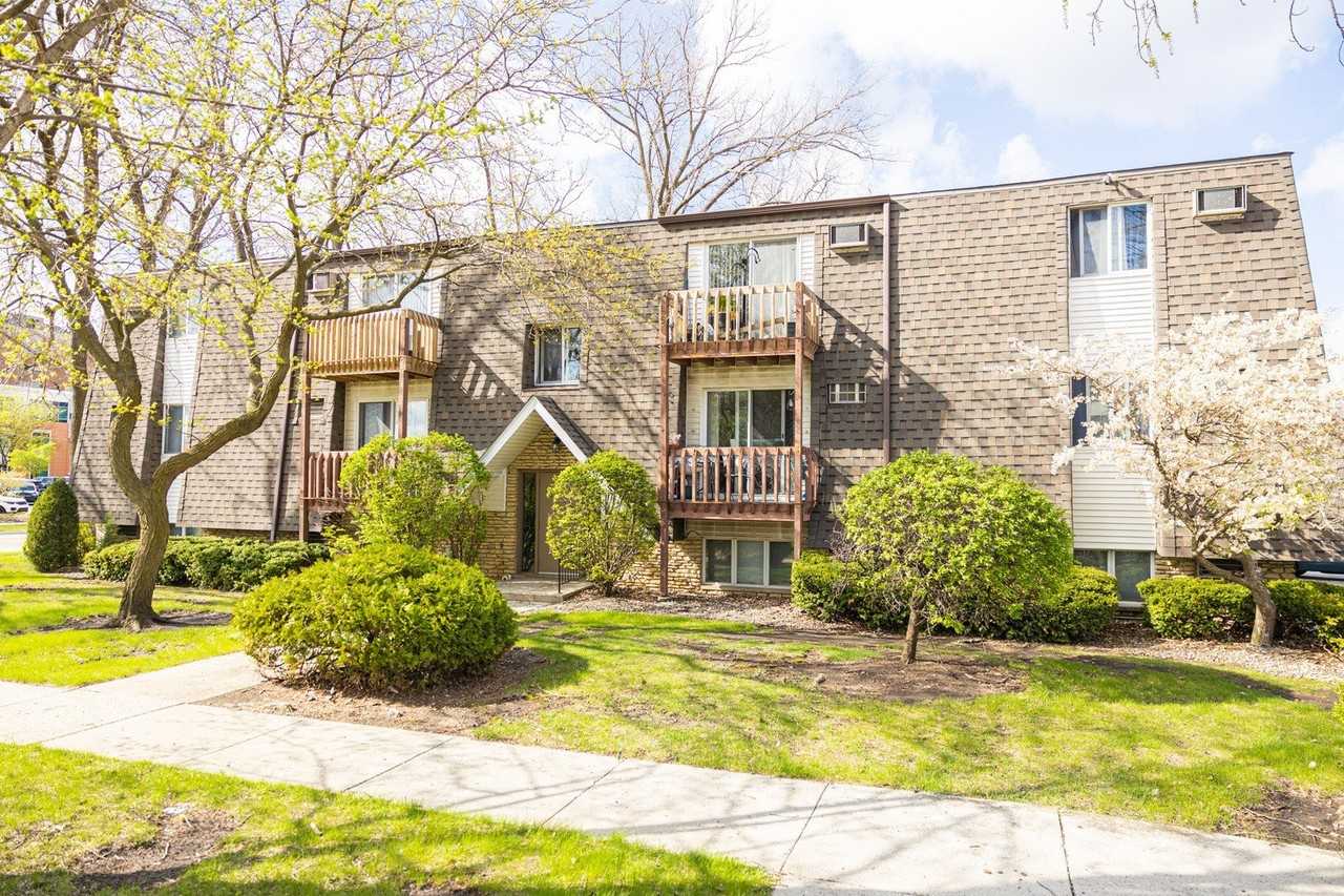 218 Madison St #3D - Photo 2 of 13