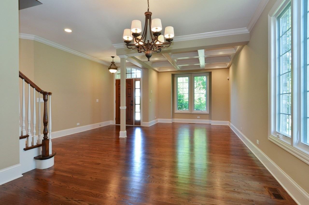 123 Maple Ave - Photo 2 of 10