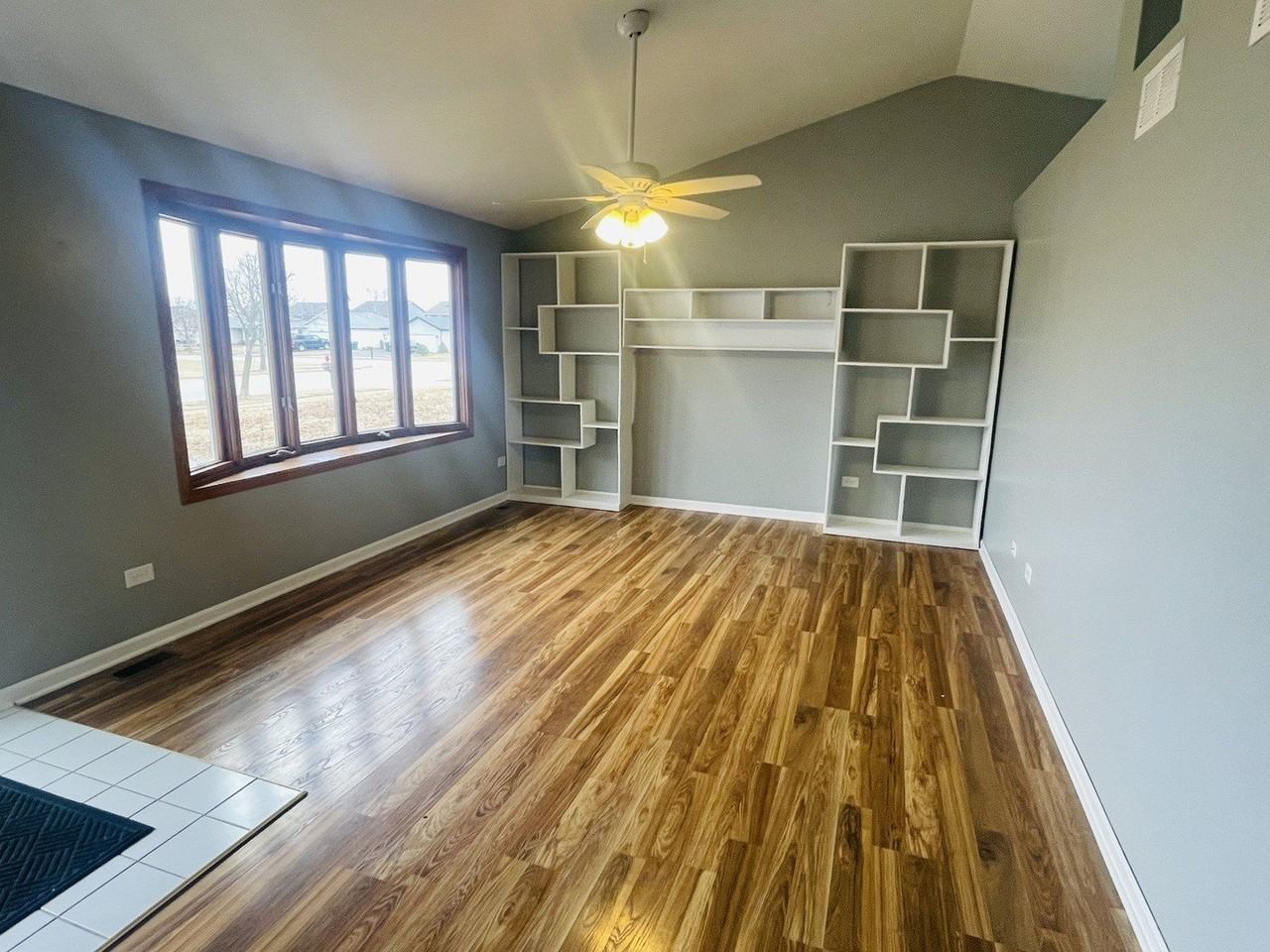 6906 Townsend Blvd - Photo 2 of 16