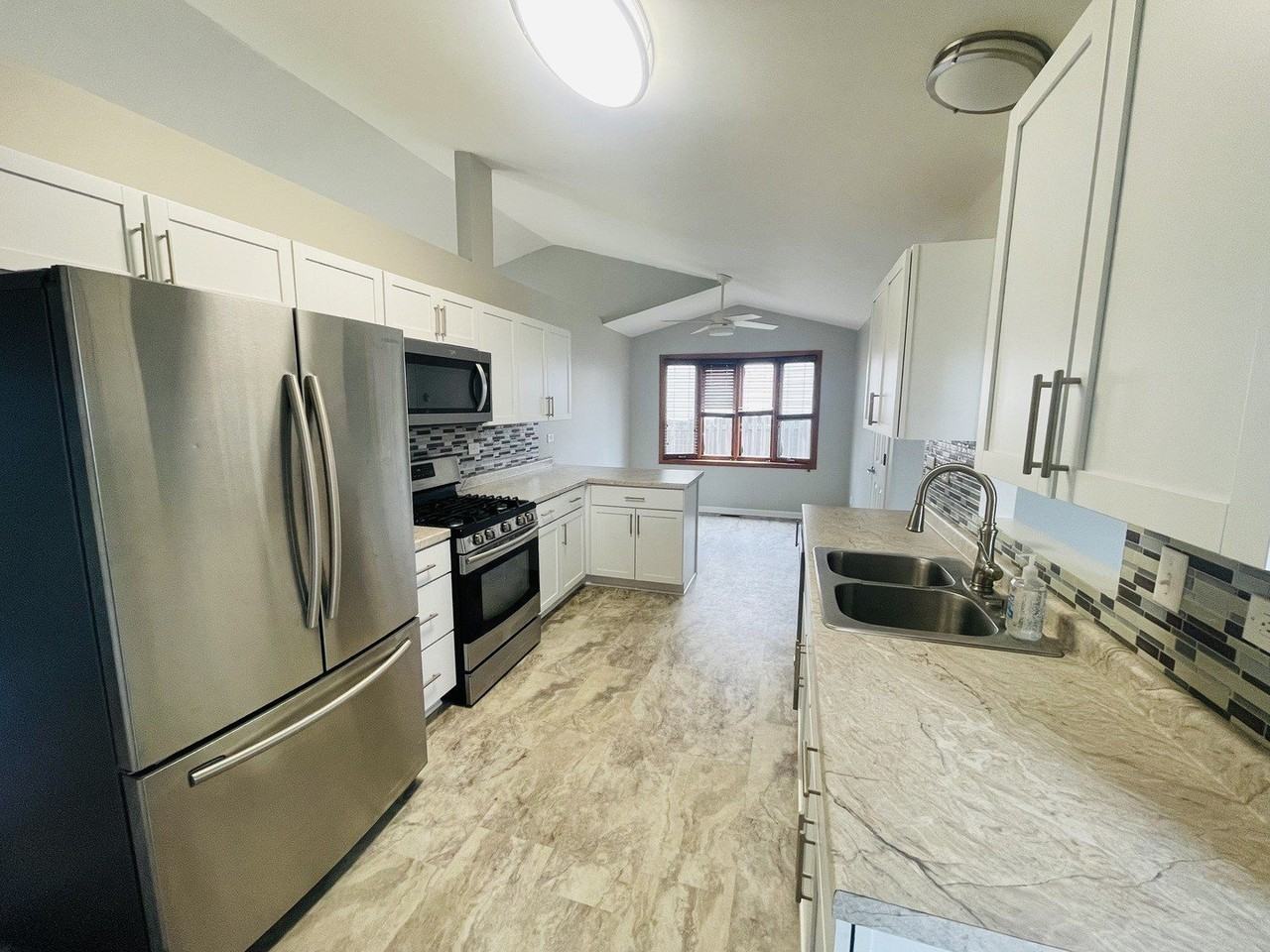 6906 Townsend Blvd - Photo 6 of 16