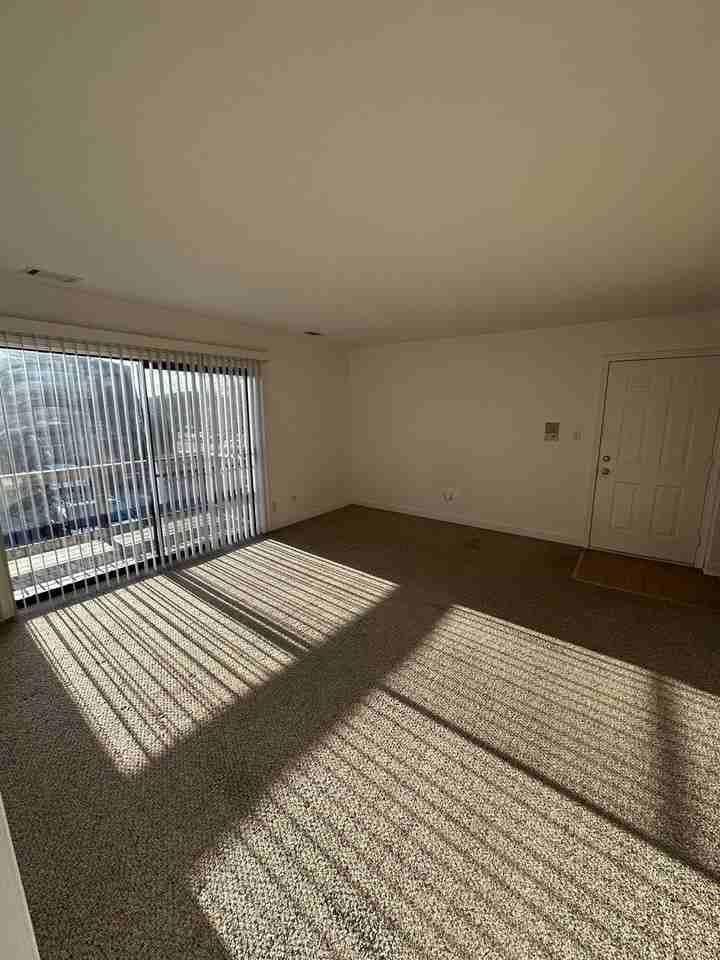 7101 166th St #2B - Photo 2 of 8