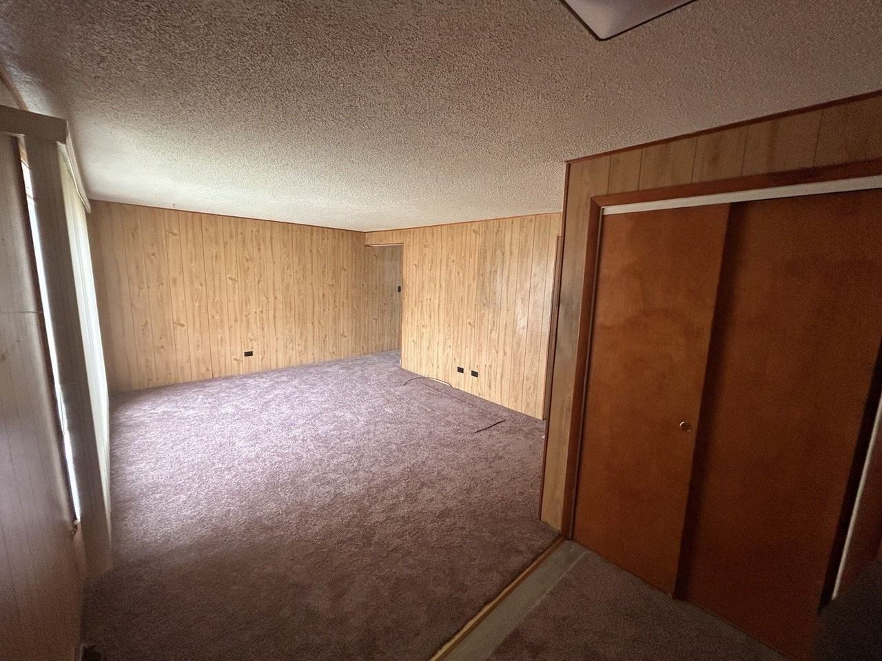 208 Dee Rd - Photo 2 of 36