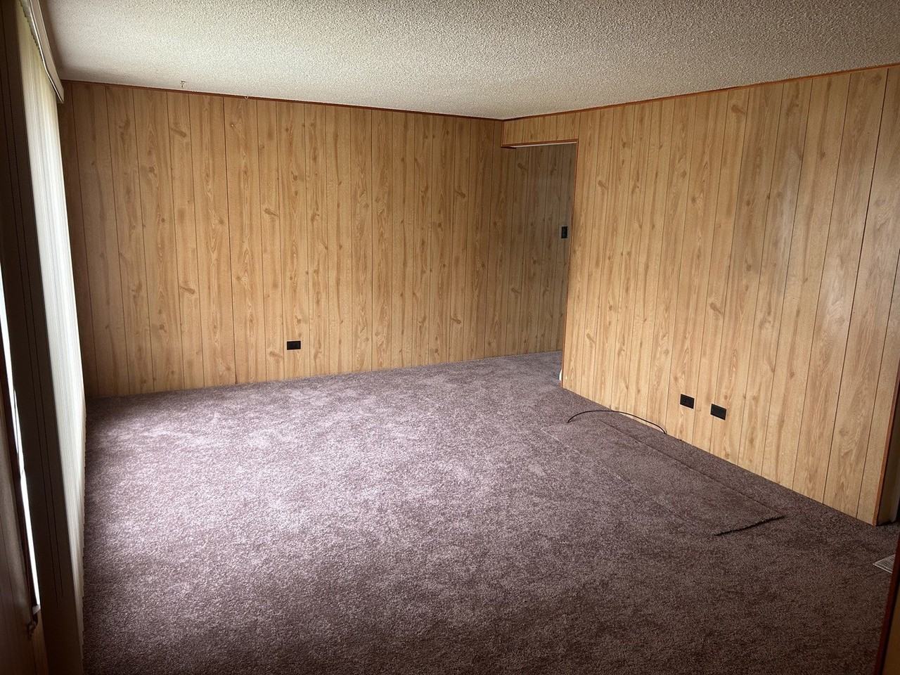 208 Dee Rd - Photo 3 of 36