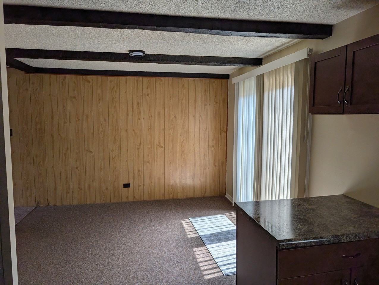 208 Dee Rd - Photo 6 of 36