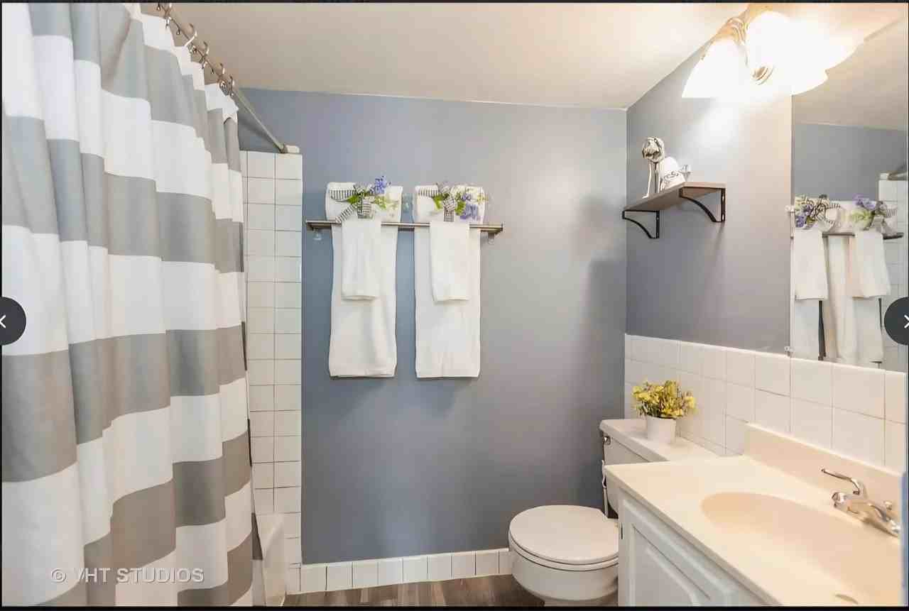 5S066 Pebblewood Ln #B9 - Photo 5 of 8