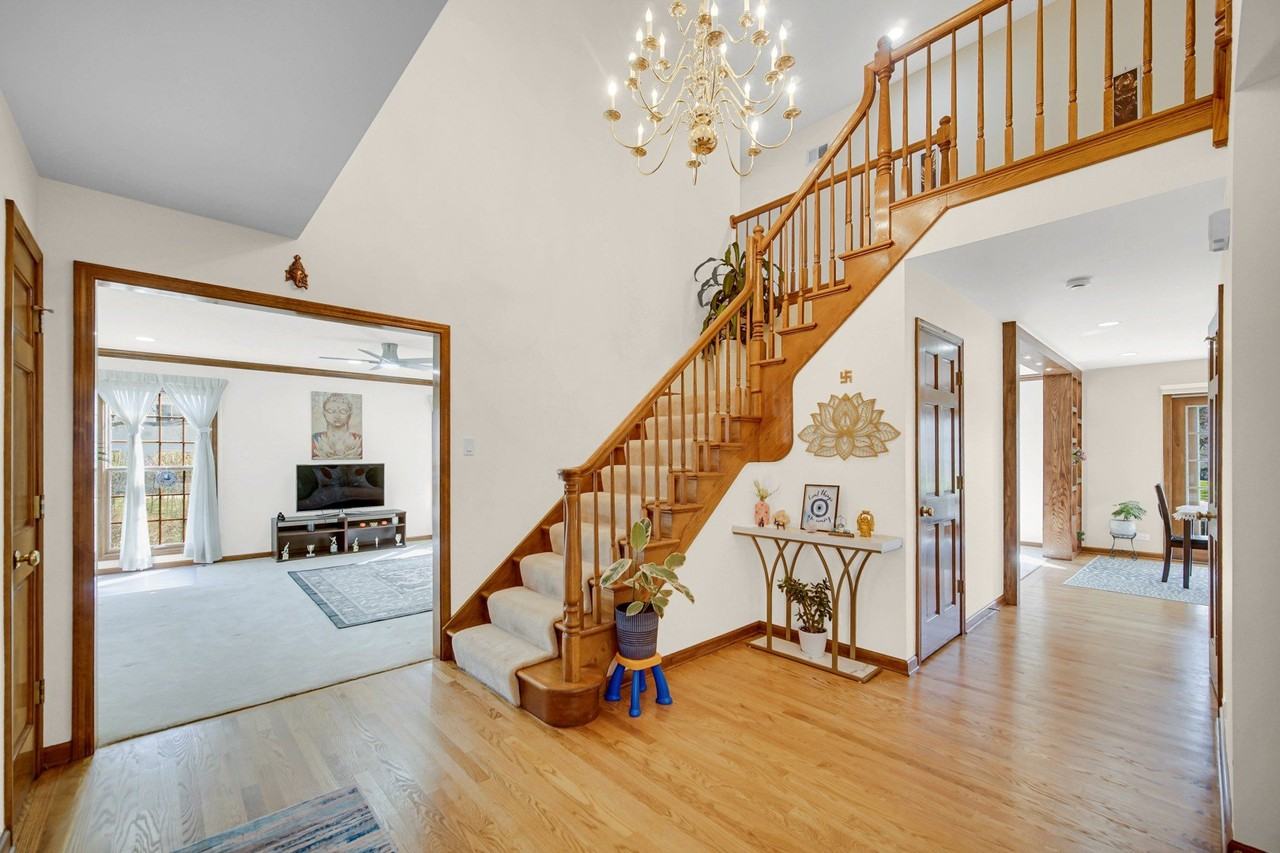 2872 Whispering Oaks Ct - Photo 5 of 35