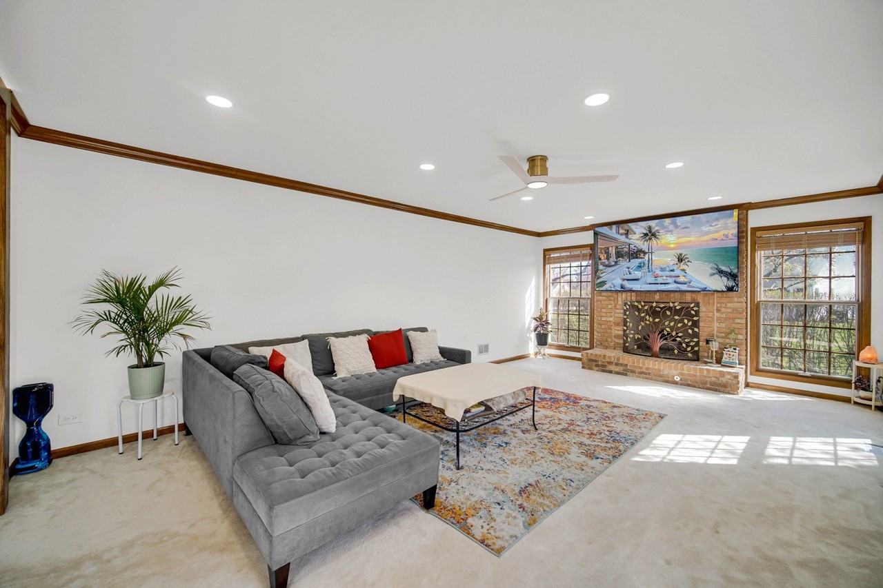 2872 Whispering Oaks Ct - Photo 6 of 35