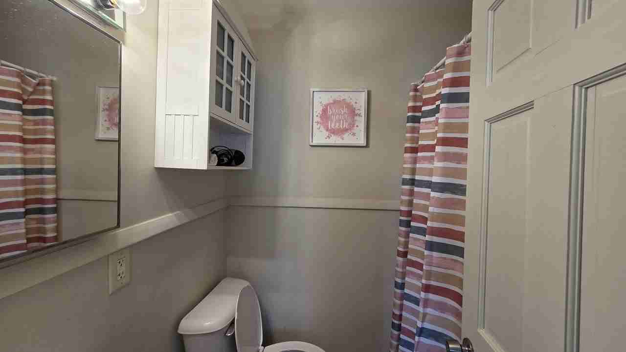 542 Whitney Ave - Photo 5 of 16