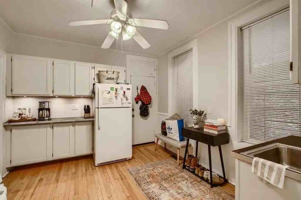 1629 W Julian St #1R - Photo 6 of 12