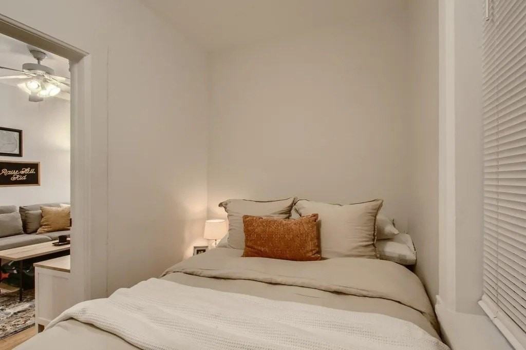 1629 W Julian St #1R - Photo 7 of 12