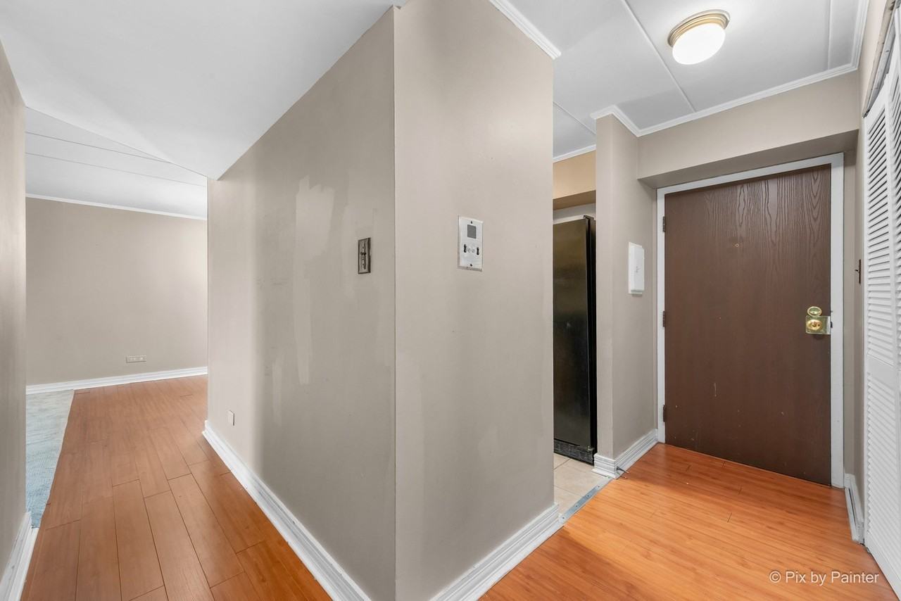 300 S Roselle Rd #514 - Photo 3 of 31