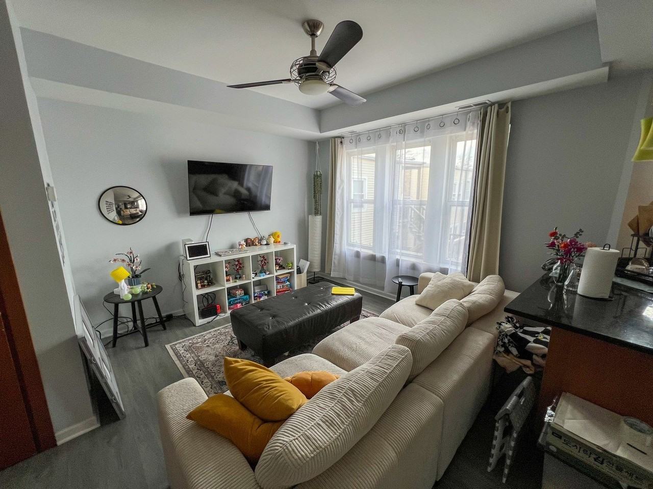 6421 N Greenview Ave #3E - Photo 2 of 11