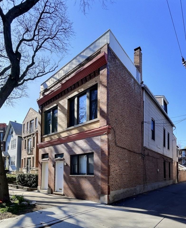 1014 W George St #1 - Photo 3 of 42