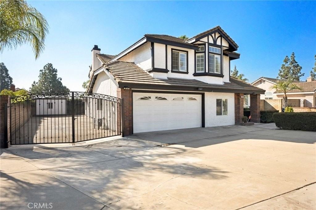 1232 Meadow Ct - Photo 2 of 42