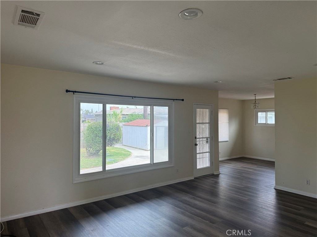 4126 N Walnuthaven Dr - Photo 3 of 21