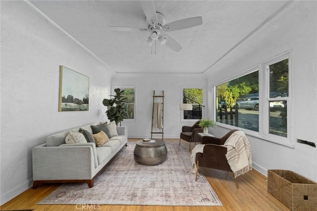 1119 Princeton Dr - Photo 5 of 28