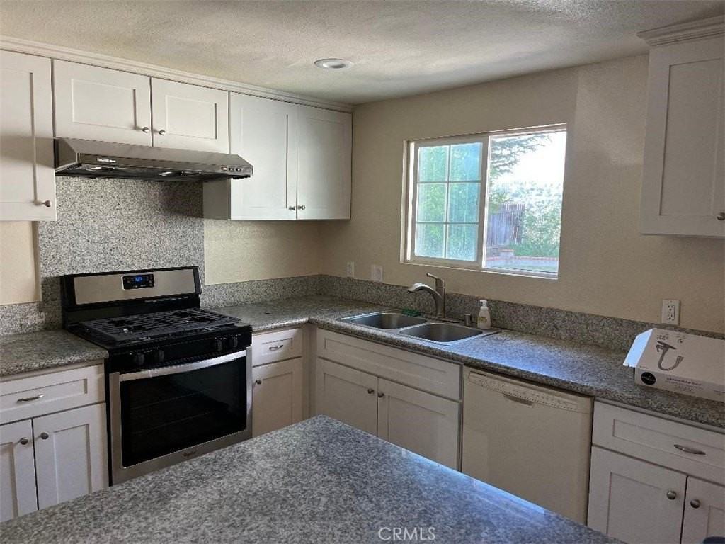 21530 Birch Hill Dr - Photo 2 of 8