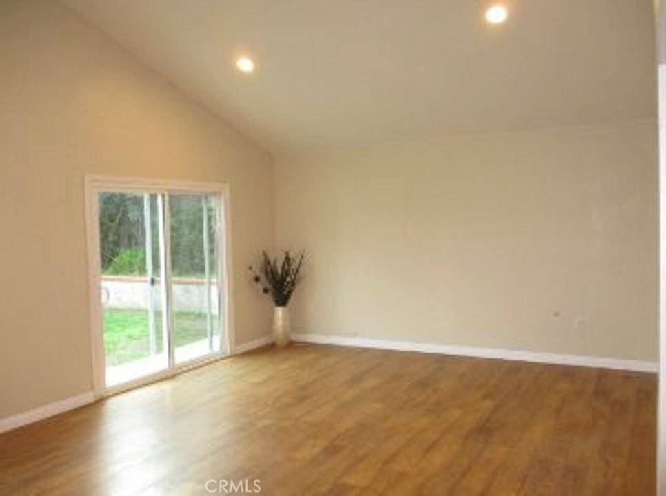 21530 Birch Hill Dr - Photo 3 of 8