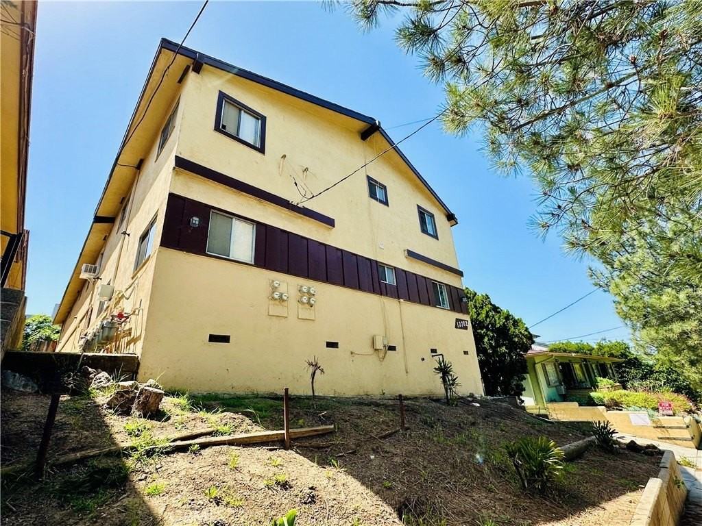 13702 Penn St #D - Photo 2 of 10