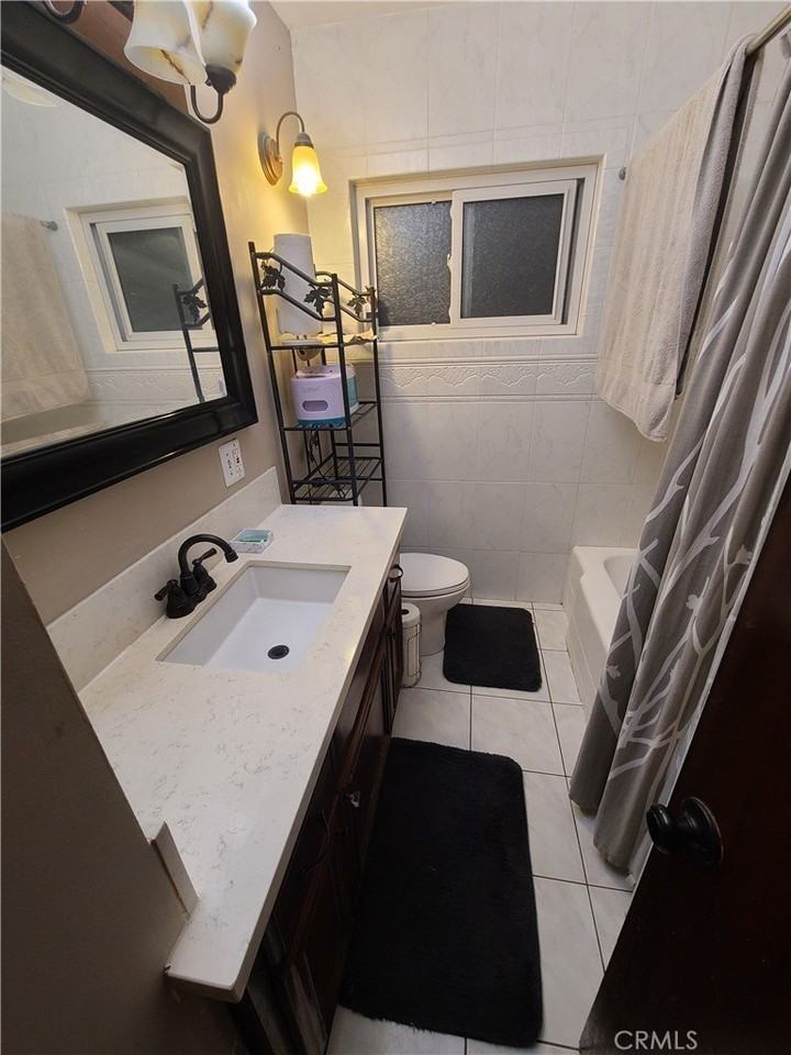 15754 Faculty Ave - Photo 3 of 5