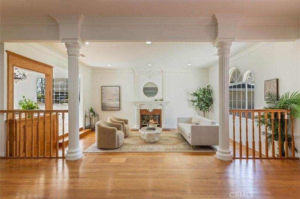 4926 Crown Ave - Photo 2 of 28