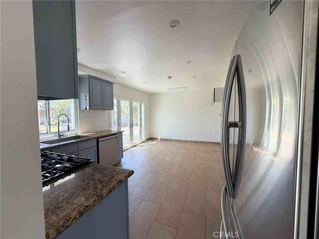 2257 Poppy Ave - Photo 7 of 19