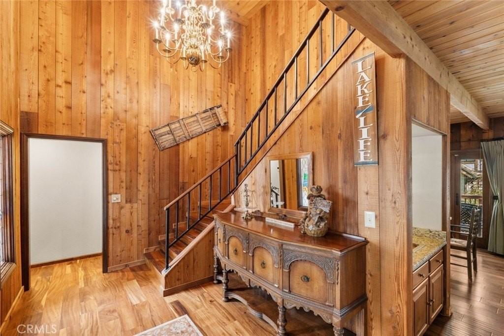 887 Talisman Ln - Photo 4 of 29