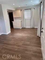 4372 Valley View Ave - Photo 3 of 12