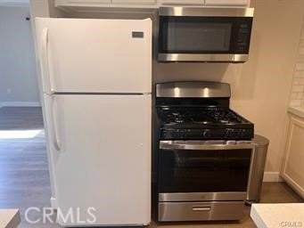 4372 Valley View Ave - Photo 5 of 12