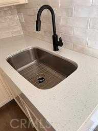 4372 Valley View Ave - Photo 6 of 12