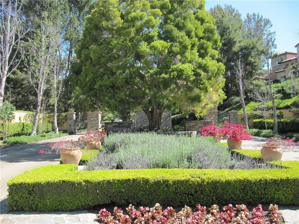 17 Savona Ct - Photo 7 of 50