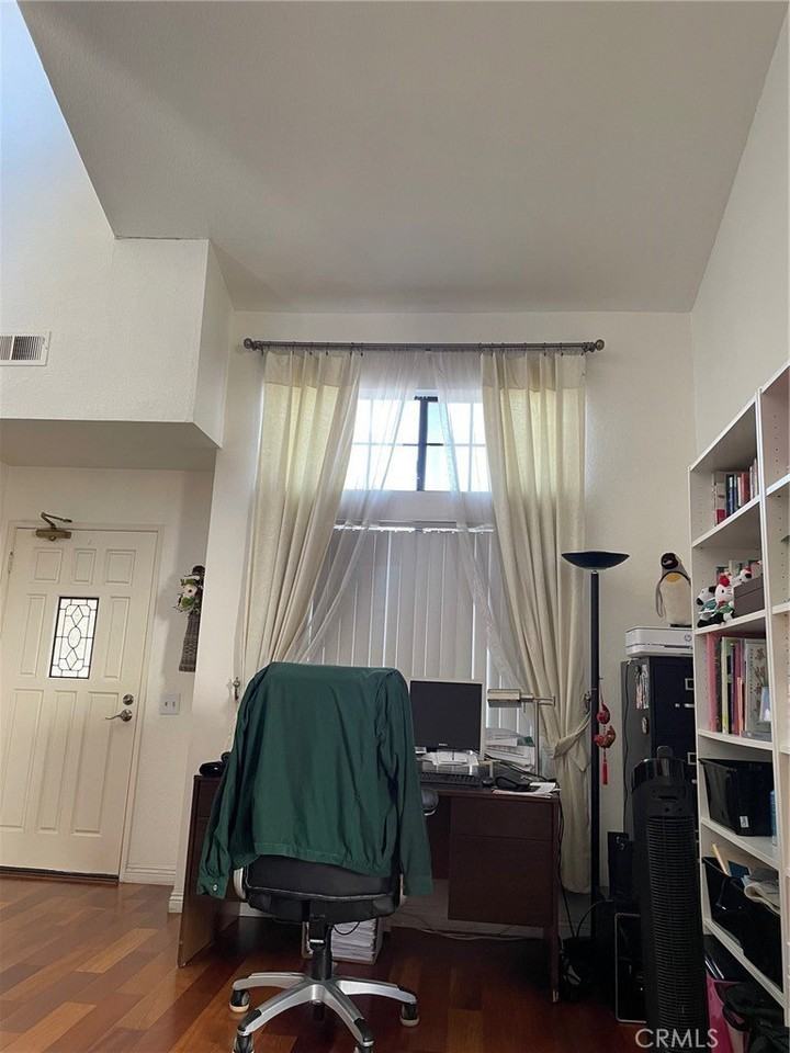 17410 Marda Ave - Photo 3 of 15