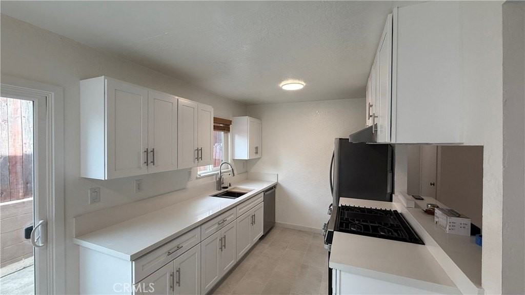 313 Avenida Santa Barbara #B - Photo 3 of 26