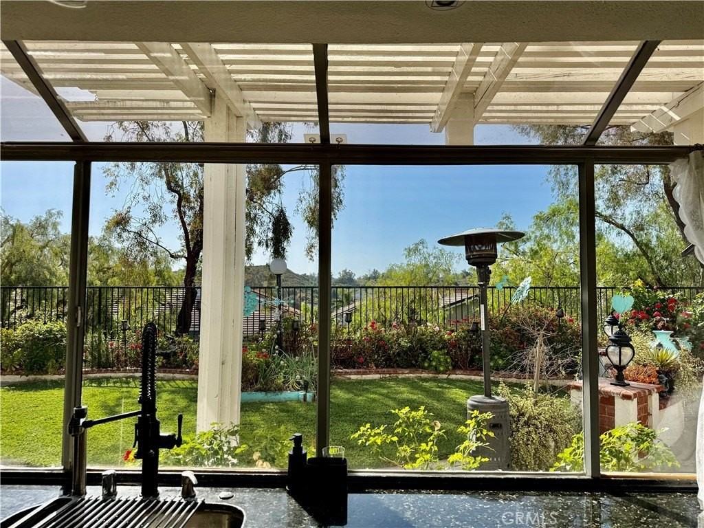 21006 Cantebury Ln - Photo 7 of 18