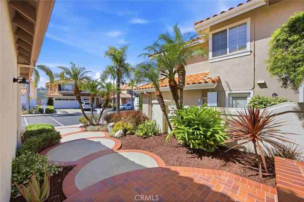 1504 Avenida De Nogales - Photo 7 of 50