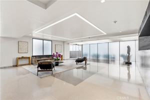 featured image of 818 N Doheny Dr #308