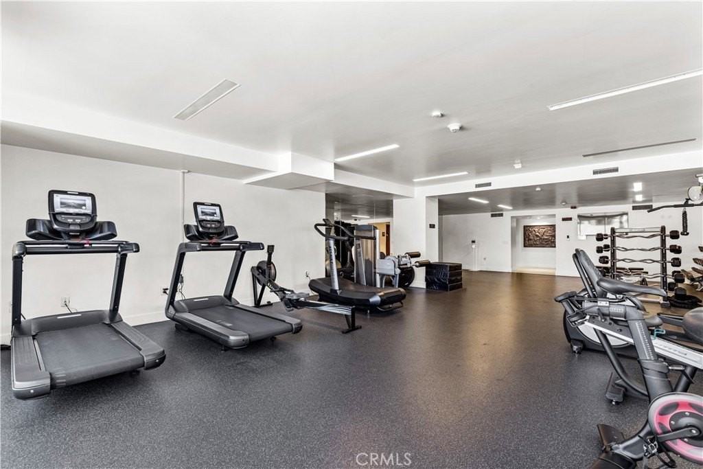 818 N Doheny Dr #308 - Photo 7 of 33