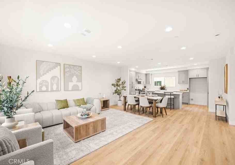 7692 9th St - Photo 3 of 14