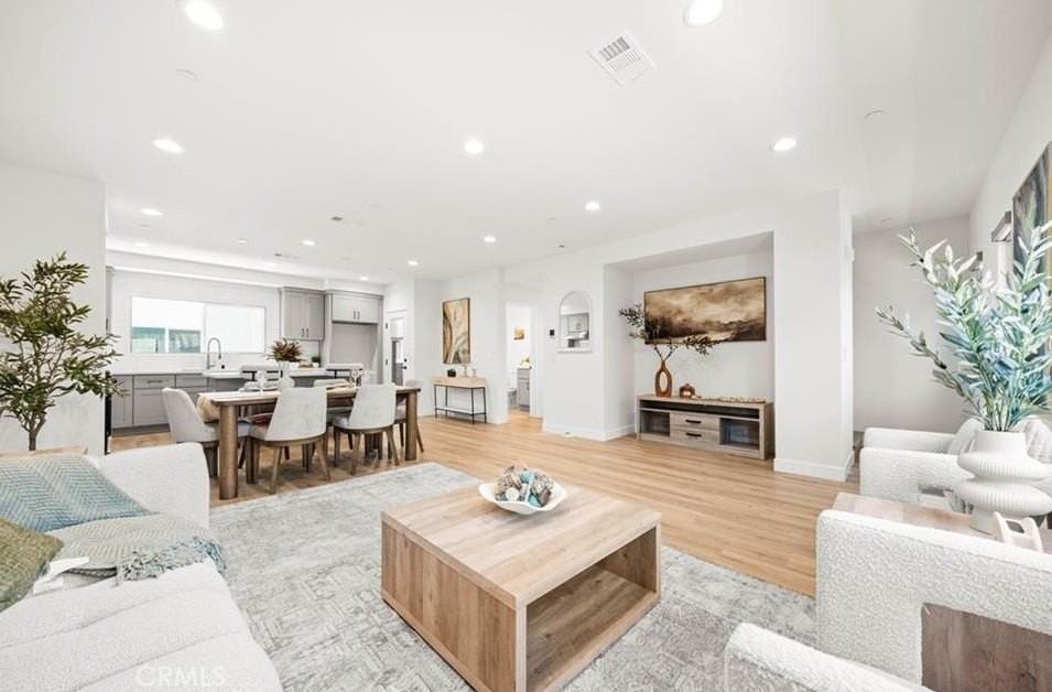 7692 9th St - Photo 4 of 14