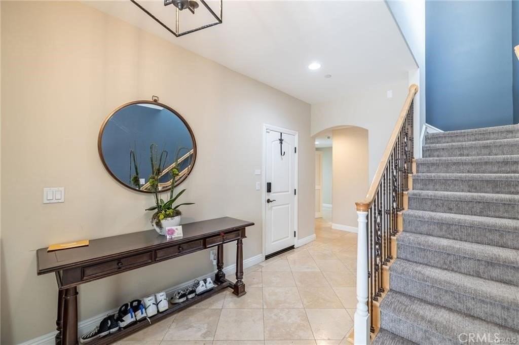 307 N Broadway #B - Photo 2 of 28