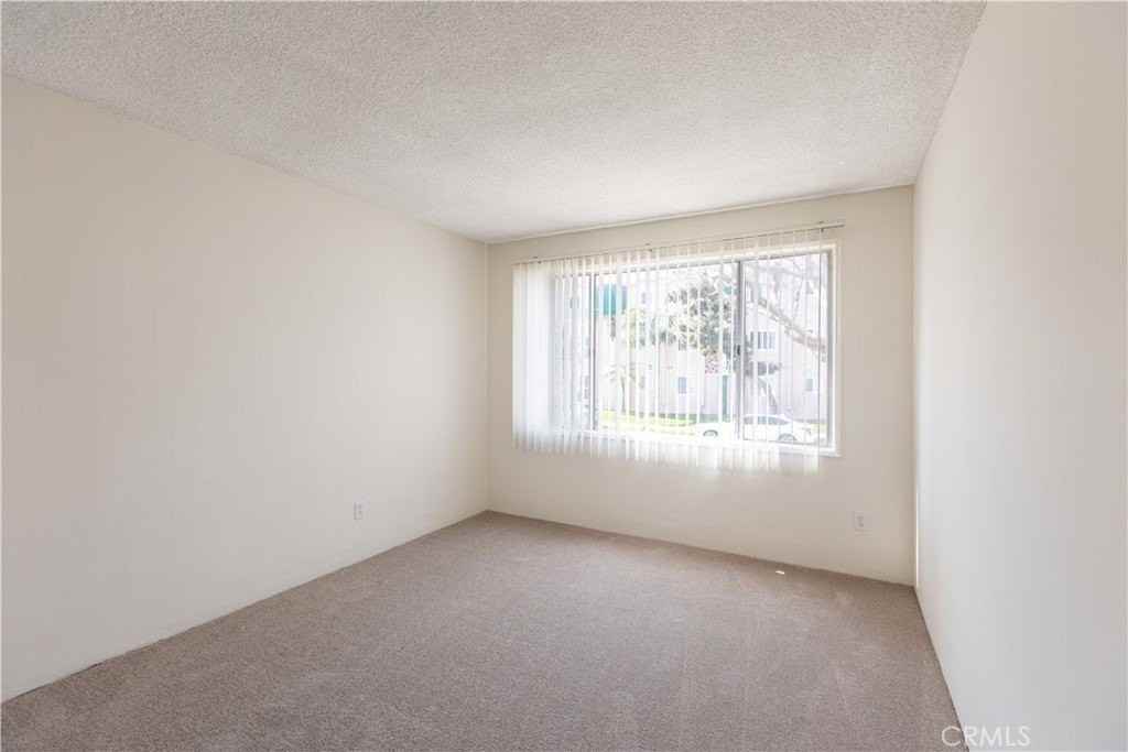 509 Avenue G #1 - Photo 4 of 9