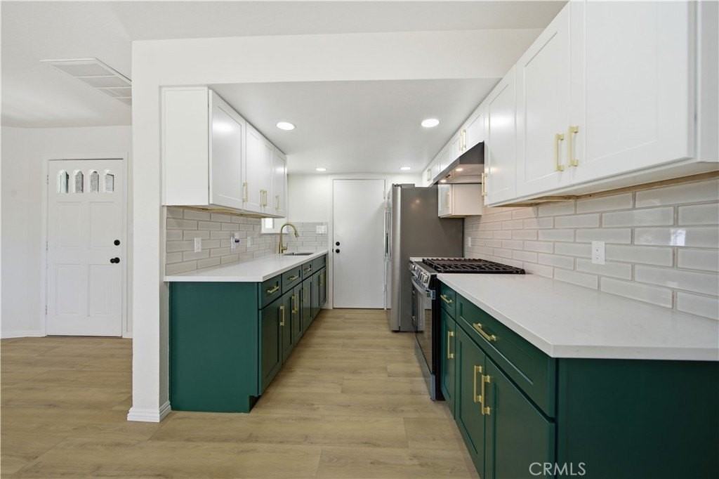 2059 Shasta St - Photo 2 of 28