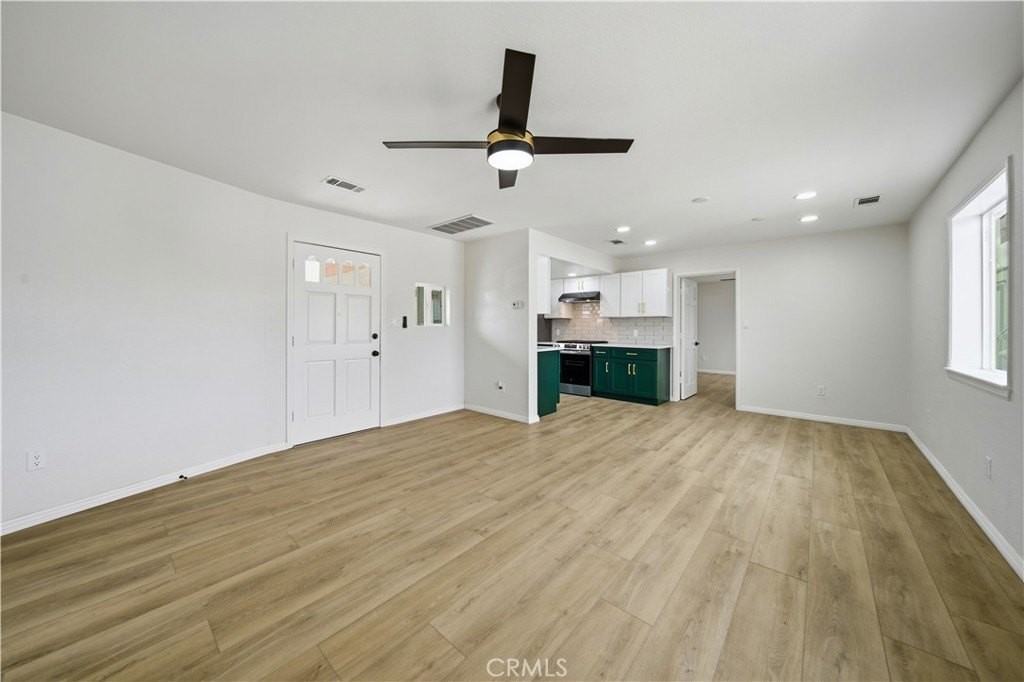 2059 Shasta St - Photo 4 of 28