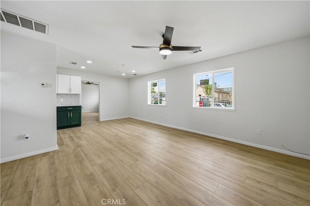 2059 Shasta St - Photo 5 of 28