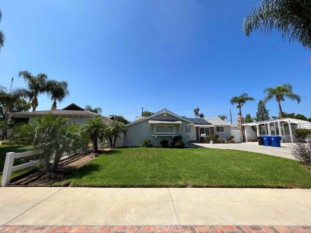 8541 Tunney Ave - Photo 2 of 24