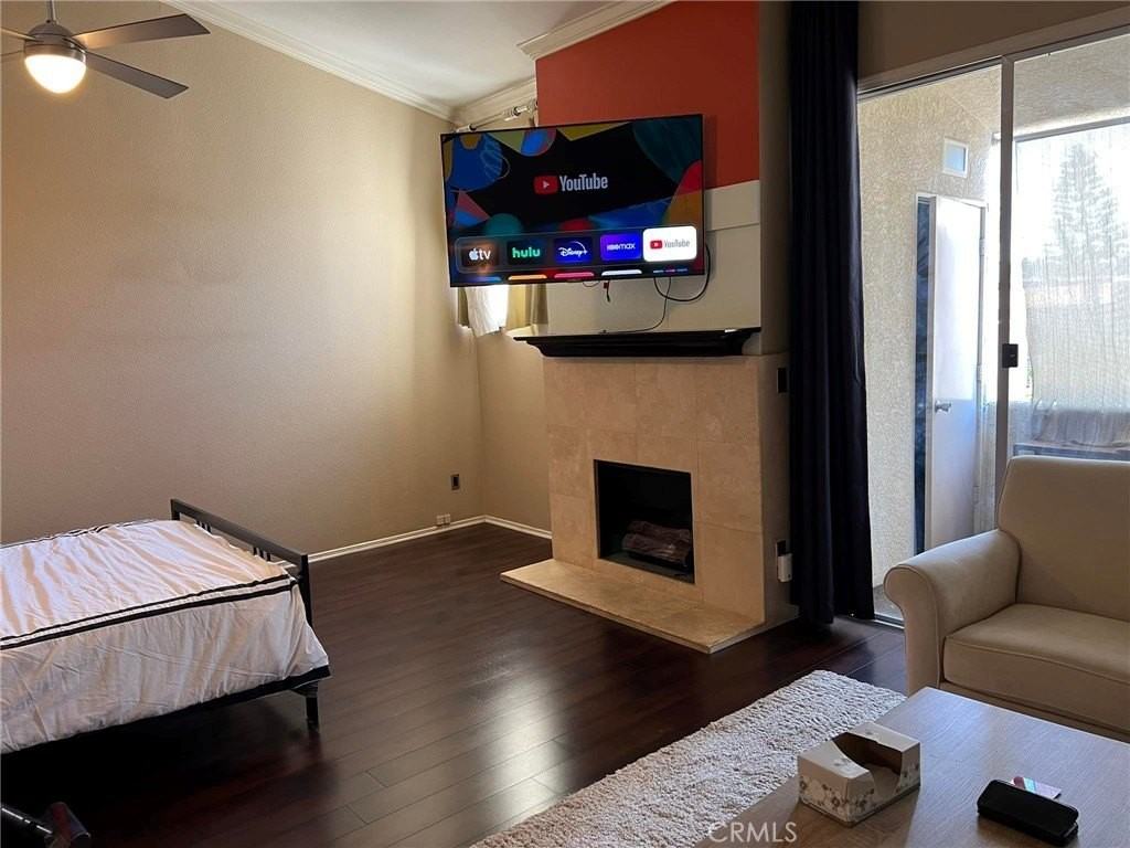 5325 Newcastle Ave #330 - Photo 5 of 25